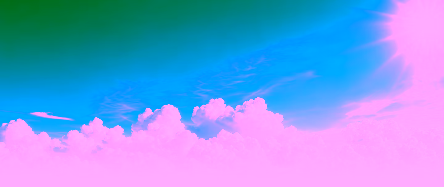Cielo azul con nubes suaves