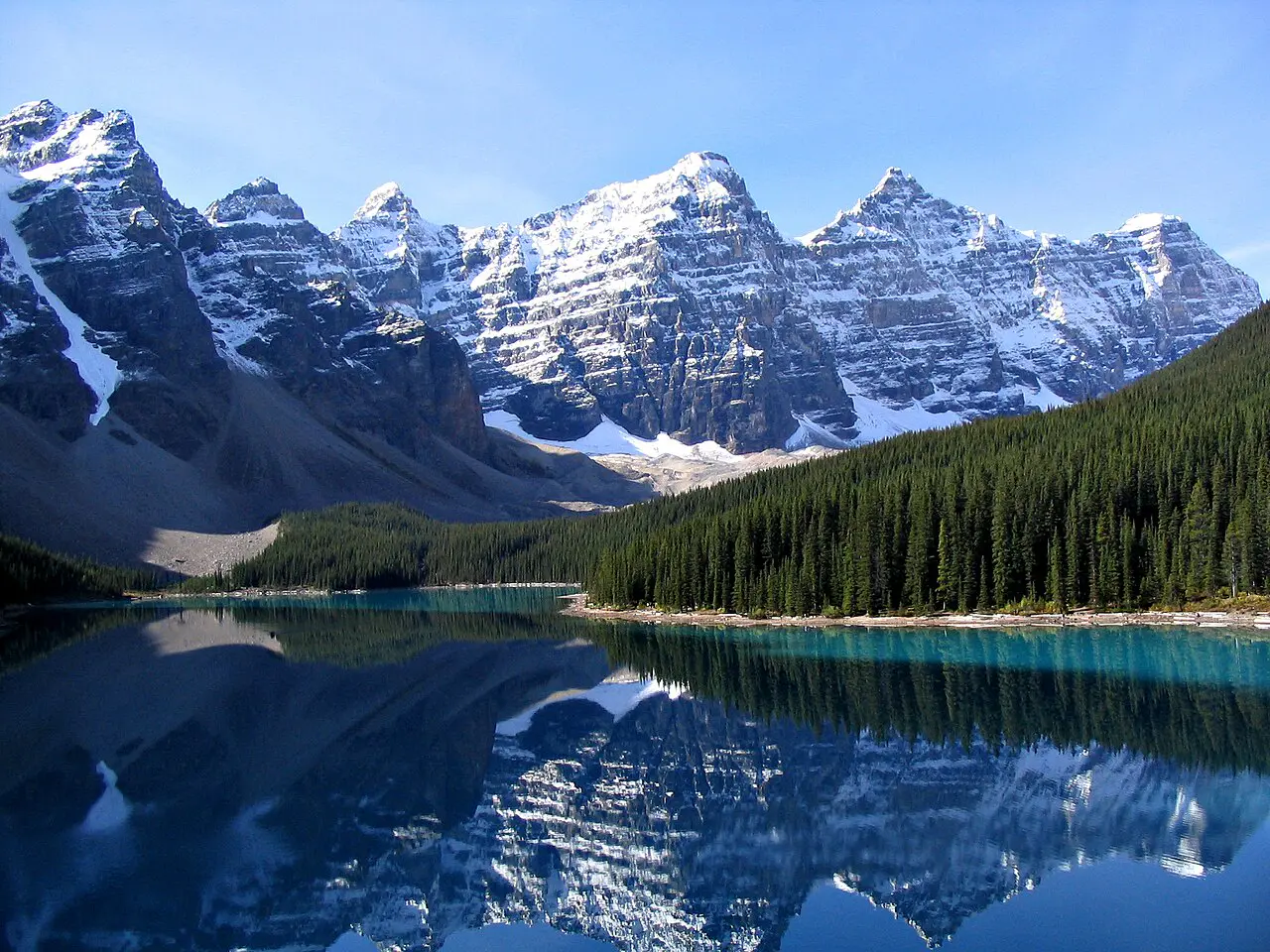 Montañas y paisaje del parque nacional de Banff, en las Rocosas canadienses.