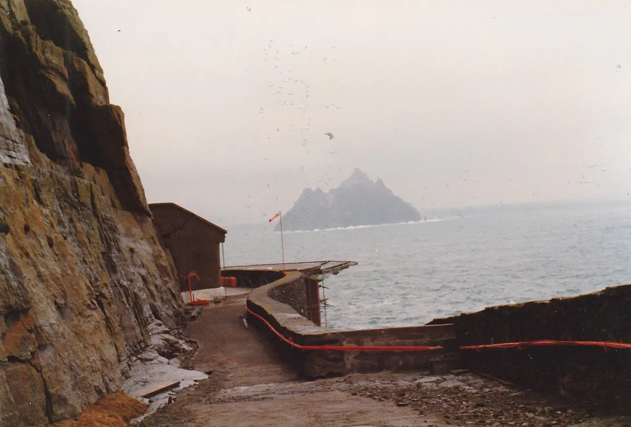 Skellig Michael, isla rocosa y conjunto monástico frente a la costa de Portmagee.