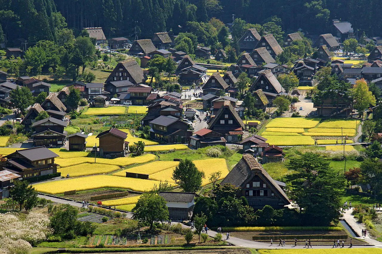 Casas gassho-zukuri de Ogimachi, en Shirakawa, prefectura japonesa de Gifu.