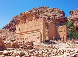 Qasr al-Bint