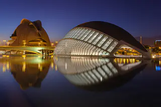 El Hemisfèric y su lámina de agua en Valencia