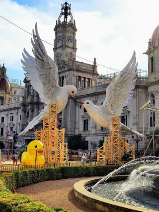 Falla municipal de 2024 en la plaza del Ayuntamiento de Valencia