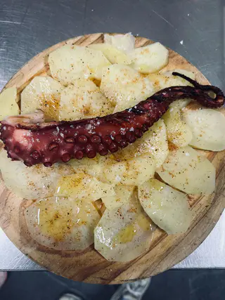 Pulpo con patatas en LaPaCa El Patraix