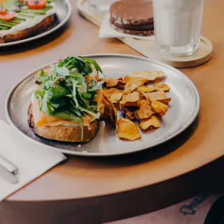 Tostada de salmón de UNAM